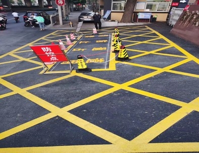 汉中汉中厂区划线，园区停车场划线，车库标识标线